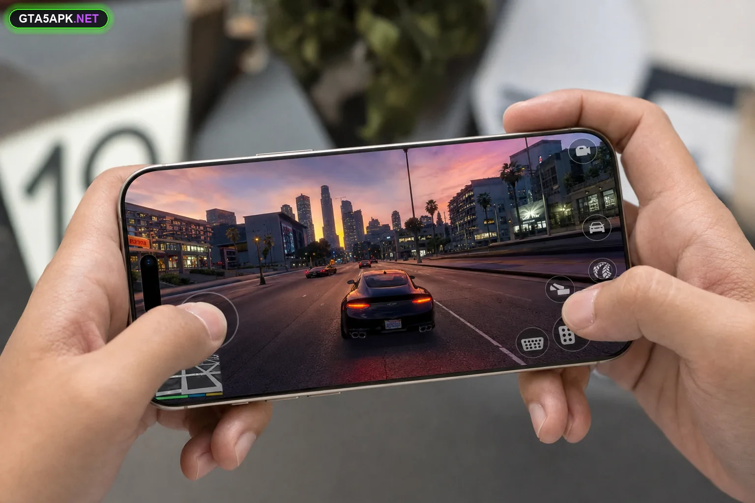 gta 5 mobile - driving gameplay on iOS